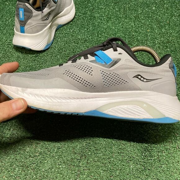 Men's Gray and Black Saucony Guide-15 Running Shoes (OKPM-03-049) - Picture 5 of 10